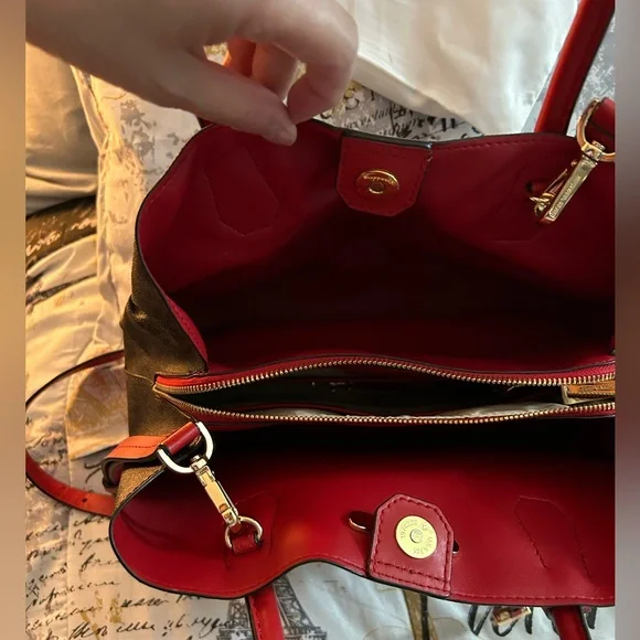 Michael Kors Mercer Gallery purse - Picture 3 of 11